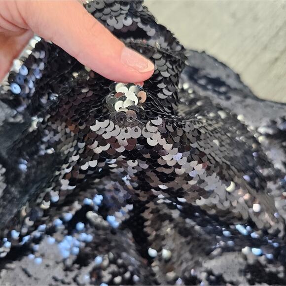 h:ours black sequin skirt - Picture 4 of 11